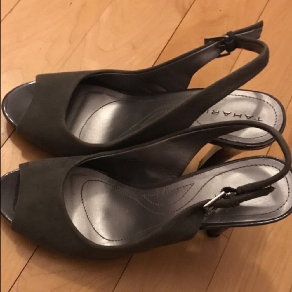 Size 8 pumps
